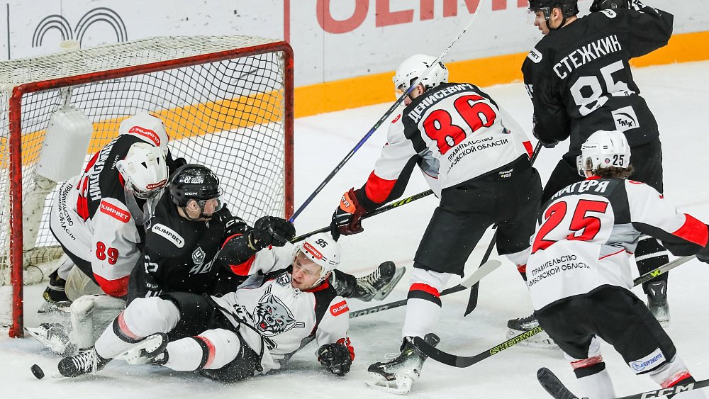 Хоккейный клуб «Челмет» закрепился в зоне плей-офф в ВХЛ