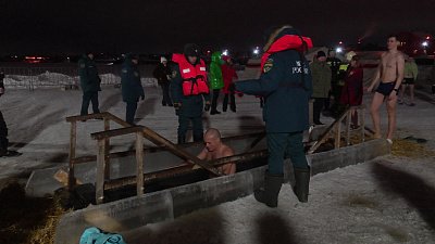 Более 19 тысяч южноуральцев совершили омовения в купелях