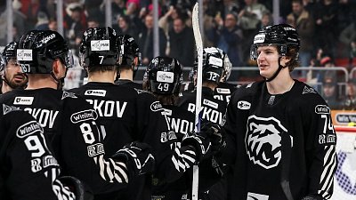 В хоккейном клубе «Трактор» разыгралась связка форвардов Кравцов — Светлаков