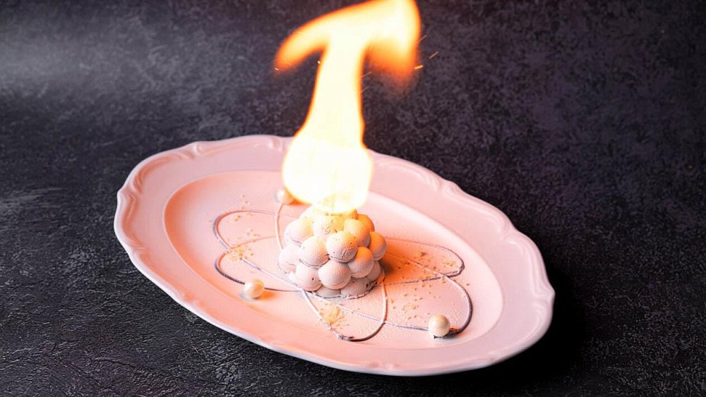 В Челябинске придумали десерт «Белый атом» имени Курчатова