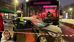 Водитель иномарки погиб в тройном ДТП с автобусом в Челябинске