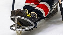 Ветераны СВО Челябинской области пробуют свои силы в следж‑хоккее