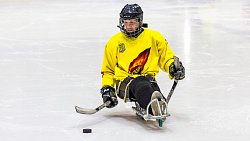 Ветераны СВО Челябинской области пробуют свои силы в следж‑хоккее