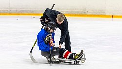 Ветераны СВО Челябинской области пробуют свои силы в следж‑хоккее