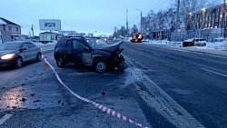 В Челябинске три человека пострадали при столкновении Kia и Renault