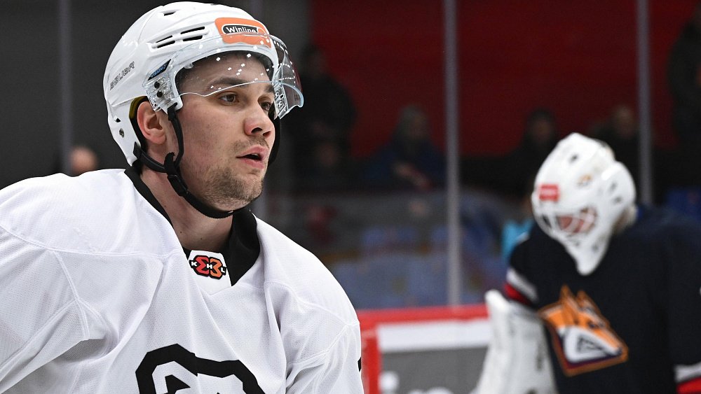 Хоккеист «Трактора» Артем Пеньковский забил лакросс в чемпионате КХЛ 3×3 (ВИДЕО)