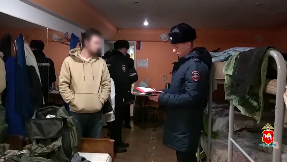 Более 70 иностранцев депортировали из Челябинской области с начала 2025 года