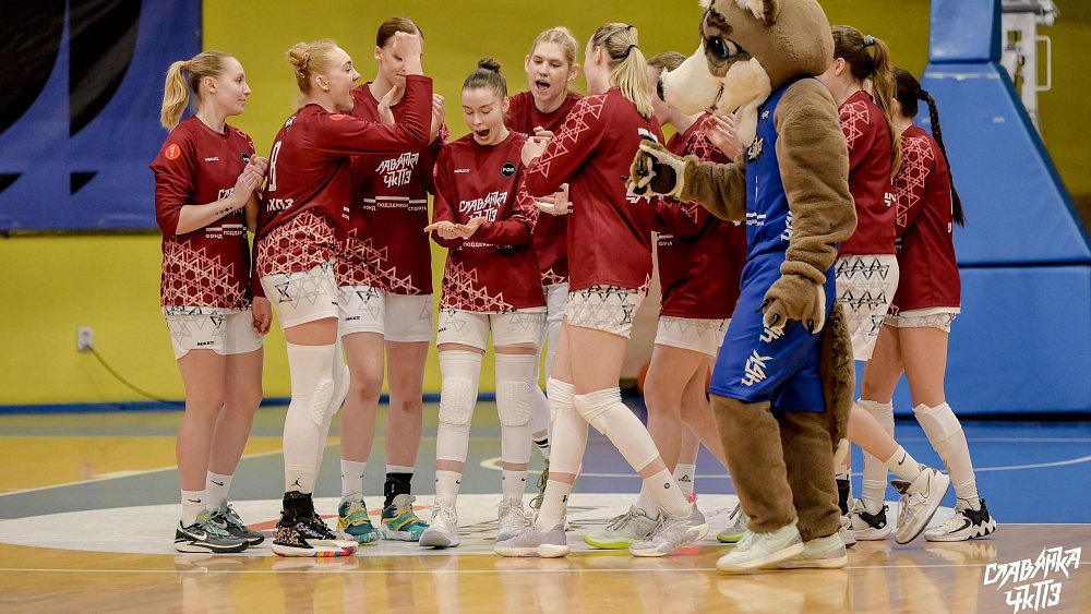 Баскетбольная команда «Славянка‑ЧКПЗ» продлила победную серию до 12 матчей в Высшей лиге