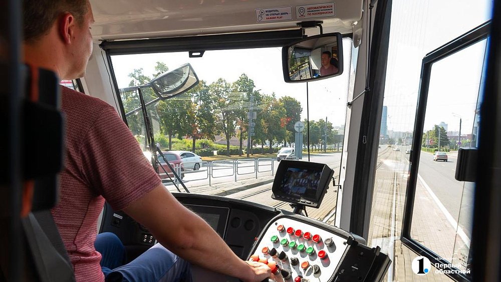 Водителям трамваев в Челябинске подняли зарплату на 10%
