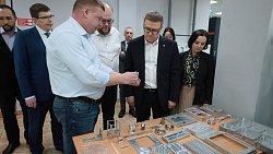 Алексей Текслер ознакомился с передовыми технологиями ульяновских приборостроителей