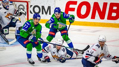 Хоккеисты «Салавата Юлаева» и «Металлурга» забросили на двоих 10 шайб в Уфе