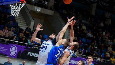 Баскетбольный клуб «Металлург» потерпел разгромное домашнее поражение в Суперлиге