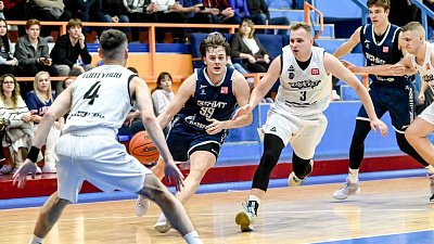 Баскетбольный клуб «Челбаскет» разобрался с питерским «Зенитом» в Суперлиге