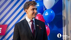 В Челябинске открыли шахматный клуб чемпиона мира Сергея Карякина