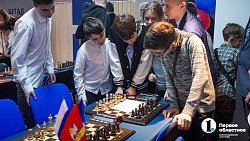 В Челябинске открыли шахматный клуб чемпиона мира Сергея Карякина