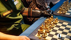 В Челябинске открыли шахматный клуб чемпиона мира Сергея Карякина