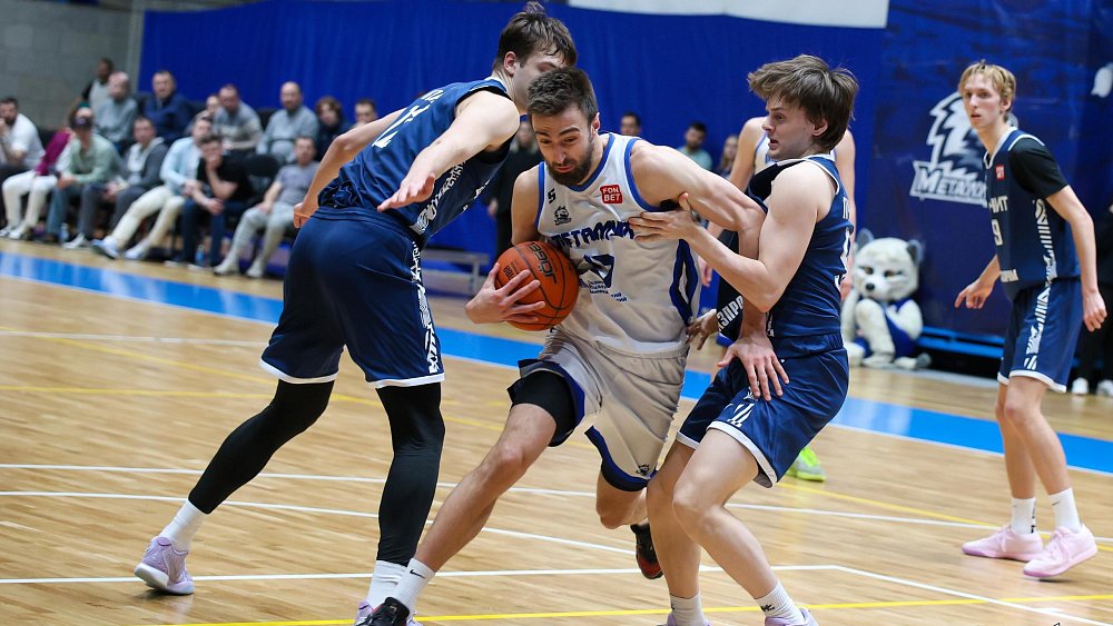 Баскетбольный клуб «Металлург» опустился на последнее место в Суперлиге