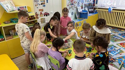 Миасские дошкольники узнают о городах-героях через конструктор