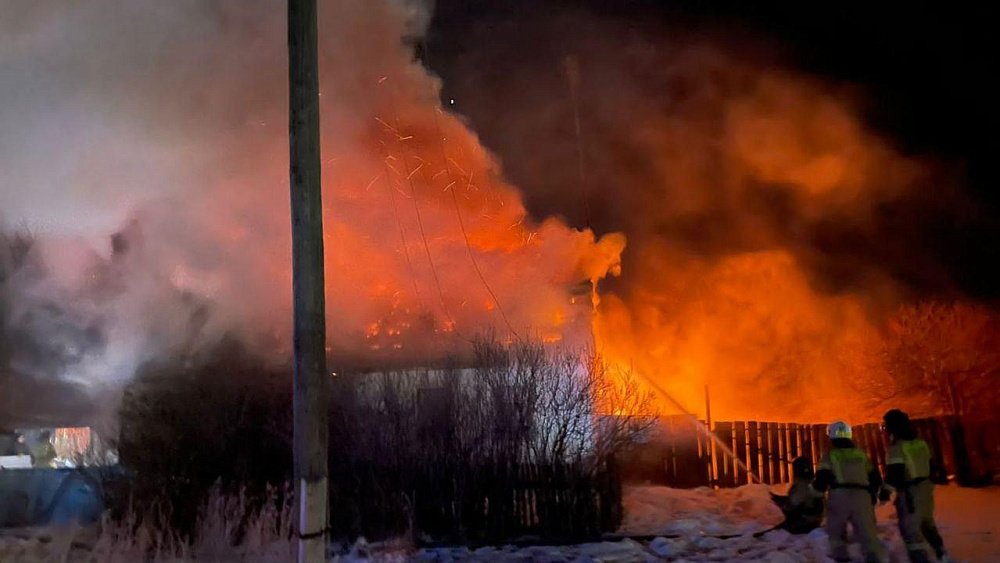 Мать и сын погибли на пожаре в частном доме в Нагайбакском районе