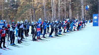 Массовый лыжный забег собрал более тысячи участников