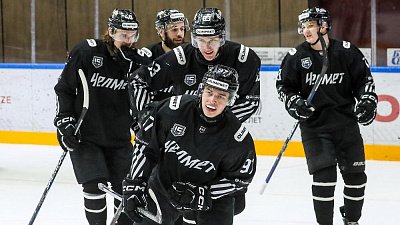 Хоккейный клуб «Челмет» едва не упустил победу в матче с аутсайдером ВХЛ