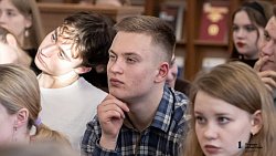 Сергей Никоненко провел творческую встречу с челябинской молодежью