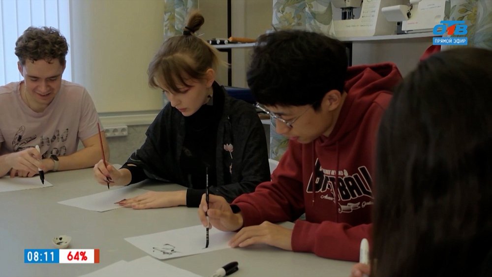 Пишем китайские иероглифы в сюжете «Мастер-класс по каллиграфии»