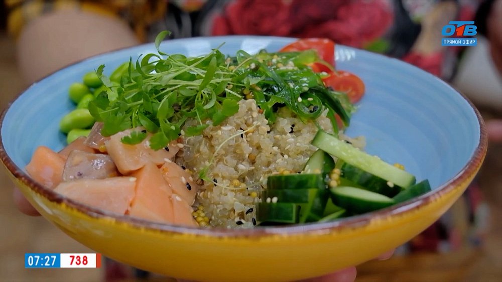 Поке с киноа и лососем в рубрике «Завтрак с шеф-поваром»
