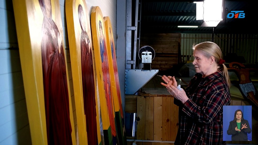 В Миассе художница пишет церковные образа