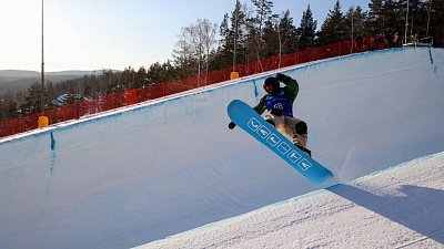 Дарья Тихонова из Миасса завоевала серебро Кубка России по сноуборду