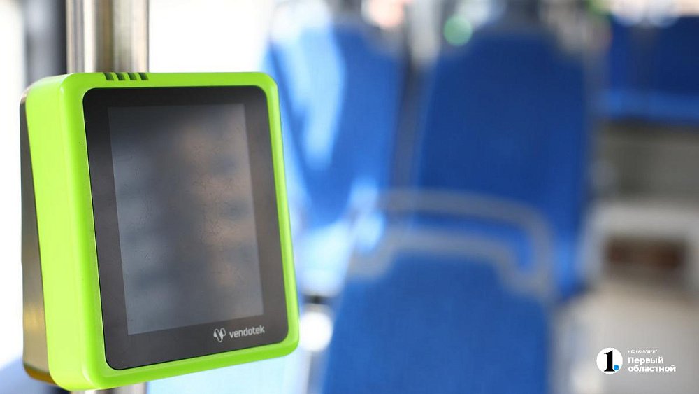 В Магнитогорске кондуктор трамвая ударила пассажирку по губам за мат