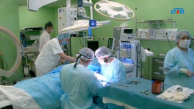 Врачи ЧОДКБ проводят операции по пересадке сердца