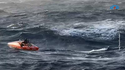 Федор Конюхов пересекает Южную Атлантику на весельной лодке