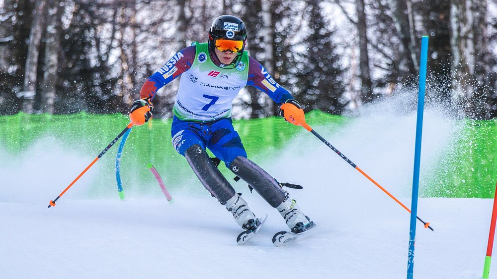Горнолыжник Семен Челмакин из Миасса завоевал серебро чемпионата России