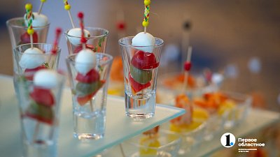 Челябинцы сократили траты на посещение кафе и ресторанов