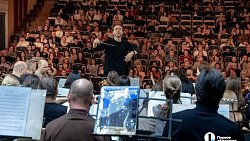 Челябинцы увидели, как артисты «читают» музыку