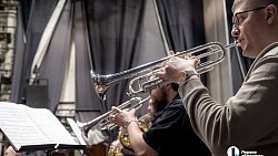 Челябинцы увидели, как артисты «читают» музыку