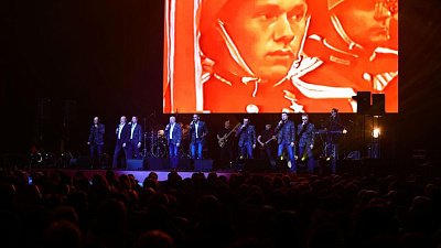 В Челябинске «Сопрано» и «Хор Турецкого» исполнили песни о Великой Победе