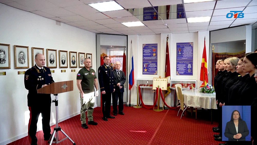 Полицейские Южного Урала отправили военнослужащим 500 окопных свечей