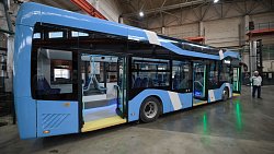 Артем Жога и Алексей Текслер посетили Челябинский завод электротранспорта