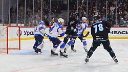 Хоккейный клуб «Трактор» разгромил «Ладу» в Челябинске