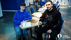 В Челябинске провели шашечный турнир среди многодетных отцов