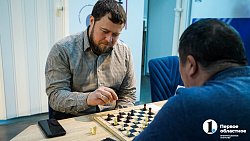 В Челябинске провели шашечный турнир среди многодетных отцов