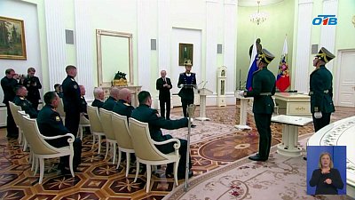 Владимир Путин вручил южноуральцу звезду Героя России