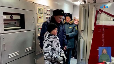 Пожарные провели экскурсию для юного южноуральца