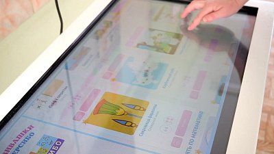 В Миассе мама погибшего бойца СВО передала оборудование для детского сада