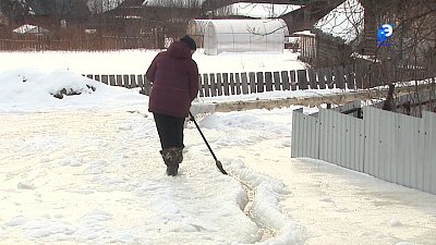 Родники продолжают подтапливать улицы Ленинска