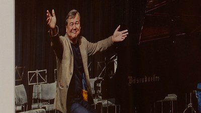 В Челябинске открылась фотовыставка памяти Адика Абдурахманова