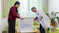 Для новой детской поликлиники Карталов челябинские фотографы подарили снимки новорожденных