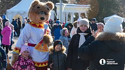 Массовые гулянья в честь Масленицы прошли в парках Челябинска